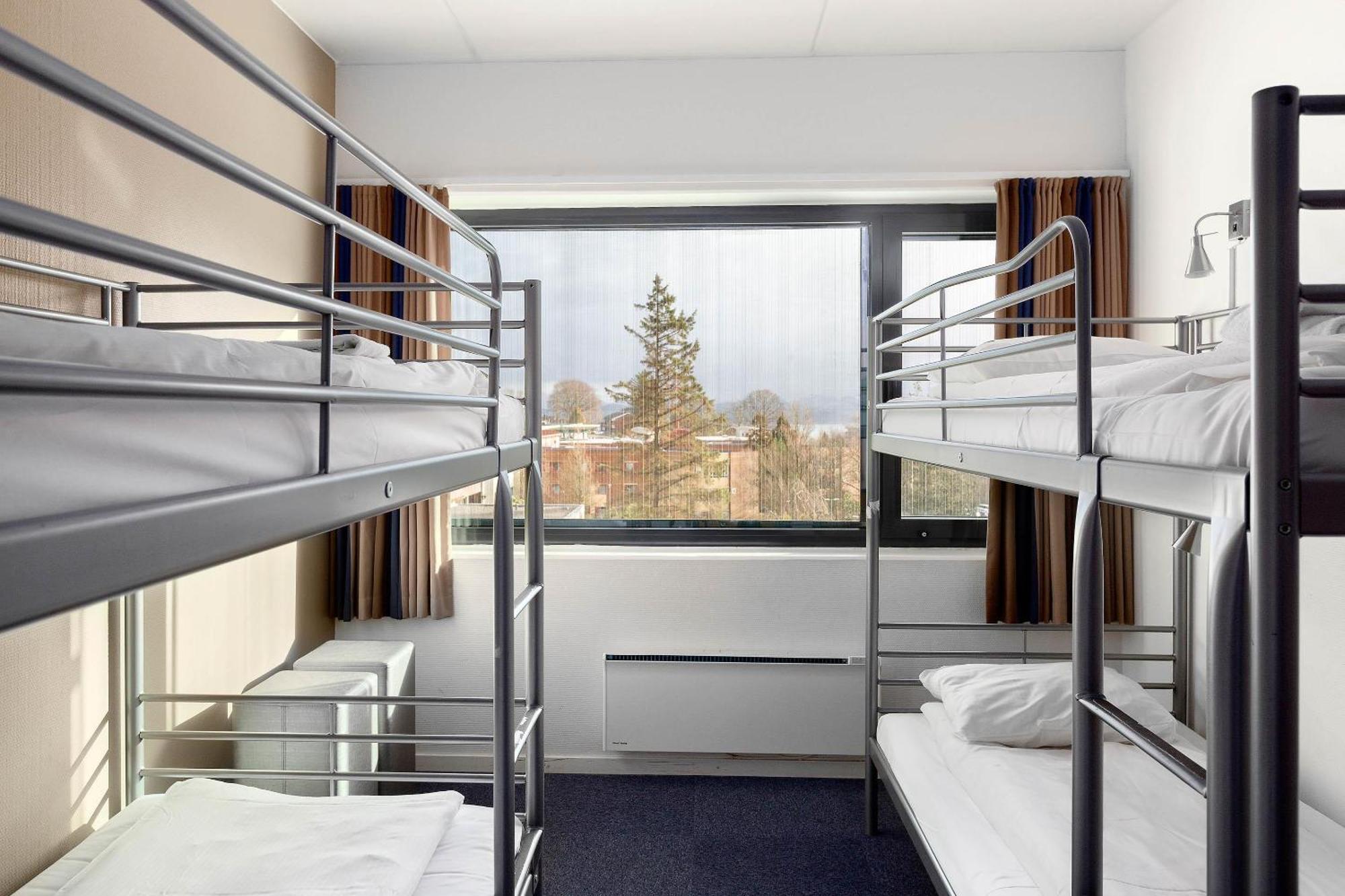 Economy Family Room Two Bunk Beds Non-Smoking